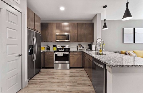 Montopolis Apartment | Elegant 1BR king suite close to DT w/fast WiFi