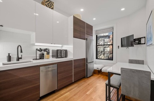 Fenway–Kenmore Apartment | Elegant 1BR Plus: Sky-High City Views + King | Suite 9