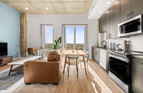 Channel District Apartment | Elegant 1BR Walkable to Dining, Pool + Gym