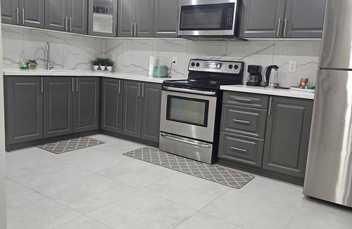 Norval House | Elegant 2 Bedroom Guest Suit