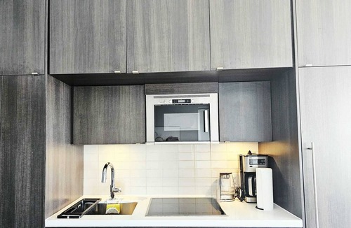 Midtown Toronto Apartment | Elegant 2BR & 2BA Retreat in Prime Yorkville, Downtown