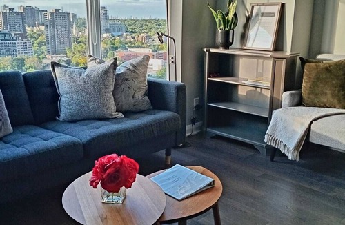Midtown Toronto Apartment | Elegant 2BR & 2BA Retreat in Prime Yorkville, Downtown