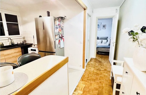 Louis Bertrand-Mirabeau-Semard Apartment | Elegant 2BR Apartment with Balcony & Free Parking