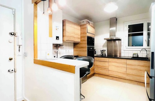 Louis Bertrand-Mirabeau-Semard Apartment | Elegant 2BR Apartment with Balcony & Free Parking