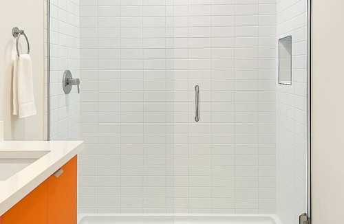 Uptown Apartment | Elegant 2BR Apartment w/In-Unit Laundry