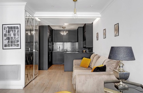 Madeleine Apartment | Elegant 2BR Flat by the Champs-Elysees