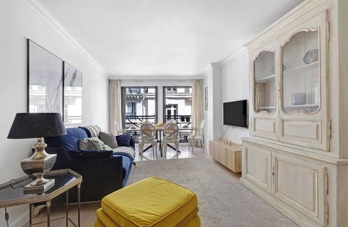 Madeleine Apartment | Elegant 2BR Flat by the Champs-Elysees