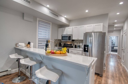 Kingsbridge Apartment | Elegant 2BR Modern Oasis Brand-New Build, Luxe Touches & Lightning-Fast WiFi, AC