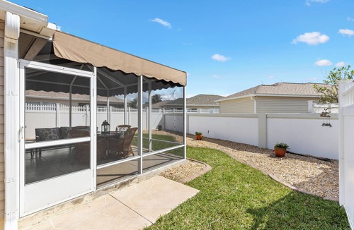 Duval Cottage | Elegant 2BR Retreat in The Villages Golf Cart Included Pet-Friendly Yard