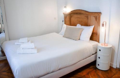 Quartier de Rochechouart Apartment | Elegant 2BR Retreat in the 9th
