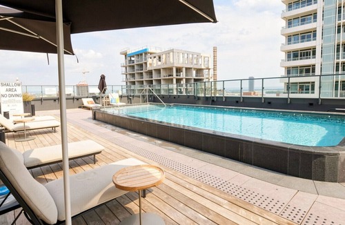 Downtown Toronto Apartment | Elegant 2BR Toronto Rental with Panoramic Views & Pool