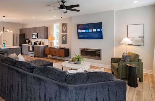 Lynchburg Villa | Elegant 3 BDR Escape | KING Bed + TV in Every Room