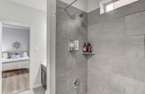 Tobin Hill House | Elegant 3 BED Home Walk To Riverwalk/Pearl/St Mary