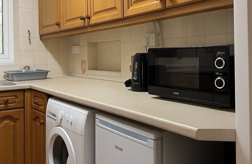 Northfield House | Elegant 3 Bed Stay - Birmingham