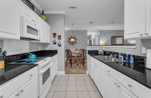 Foley Condo | Elegant 3-bedroom condo with 2 King beds/2 twins close to OWA/Foley Sports Plex.