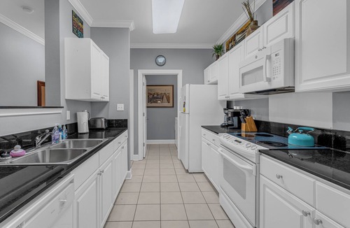 Foley Condo | Elegant 3-bedroom condo with 2 King beds/2 twins close to OWA/Foley Sports Plex.