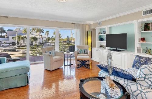 Sarasota Apartment | Elegant 3BR Coastal Townhome Near the Beach