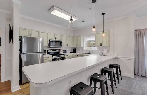 Central Myrtle Beach Condo | Elegant 3BR Condo- Magnolia North 101