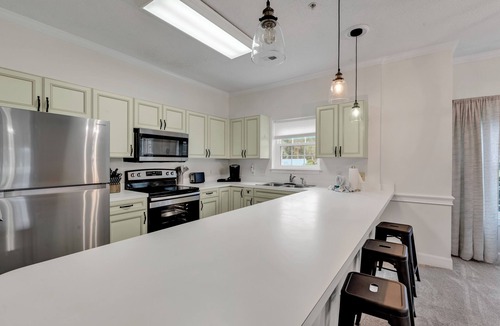 Central Myrtle Beach Condo | Elegant 3BR Condo- Magnolia North 101
