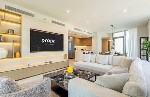 Dubai Marina Apartment | Elegant 3BR Retreat Panoramic Palm and Sea Views