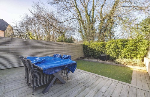 Runnymede House | Elegant 4-Bed |Private Garden |Parking By Tempstay