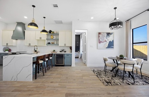 Cleveland House | Elegant 4-Bedroom Luxury Country to City Living in Cleveland, TX