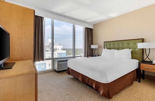 Northeast Virginia Beach Hotel | Elegant 4-Room Coastal Retreat – Fun, Comfort & Beach Access