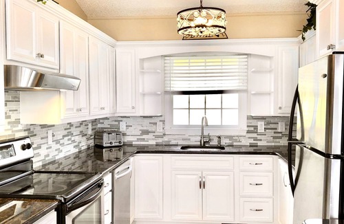 North End House | Elegant 4Bed, 3Bath 2Story, Hrdwd Flrs, PET FRIENDLY, Bed Linens, great location