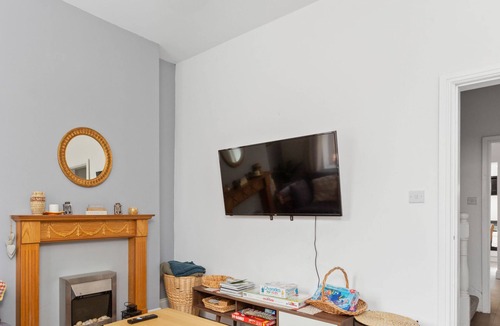 Barrow-in-Furness House | Elegant 4Bed House-FREE parking