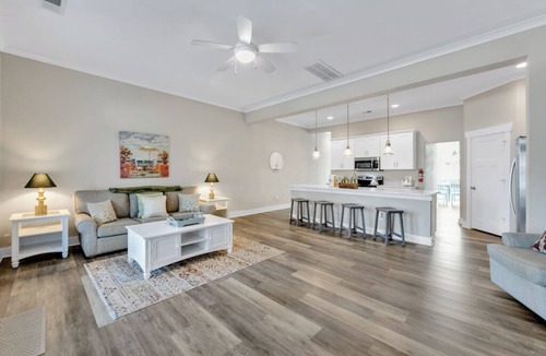 Northeast Virginia Beach Condo | Elegant 4BR/3.5BA Beachside Home – Near the Boardwalk