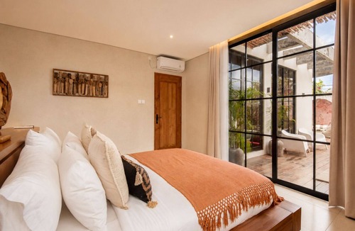 Sunset Road Villa | Elegant 4BR Seminyak Villa – 10min from the Shore