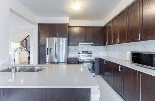 Sharon House | Elegant 5BR, 3.5WR Retreat |Spacious & Modern Stay
