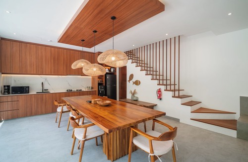 Batubelig House | Elegant 5BR Canggu Villa – 400m to Pristine Beach