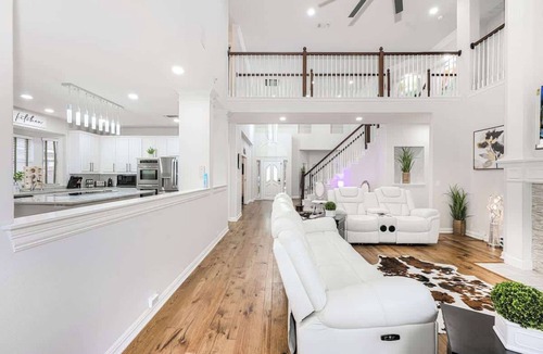 Allen House | Elegant 5BR Estate PoolOasis PingPong Sleeps 22 EV