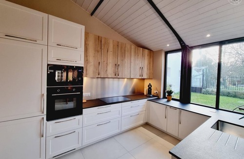 Arneke Cottage | Elegant 5BR Manor with Private Garden, WiFi, Parking, Games & Near Top French Villages