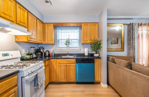 Newark Apartment | ♥ Elegant 5BR Newark Stay Near NYC, EWR & Free Parking