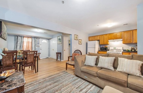 Newark Apartment | ♥ Elegant 5BR Newark Stay Near NYC, EWR & Free Parking