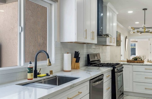 Mid City Apartment | Elegant 5BR Walkable Retreat with BBQ Grill