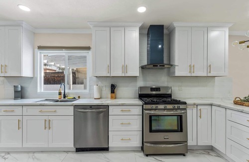 Mid City Apartment | Elegant 5BR Walkable Retreat with BBQ Grill