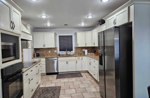 Cordova House | Elegant 6- BR Mansion with Pool - Near Gold Course & Essentials, All King Beds.