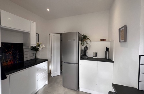 Burton on Trent House | Elegant 6 sleeper apartment ideally located