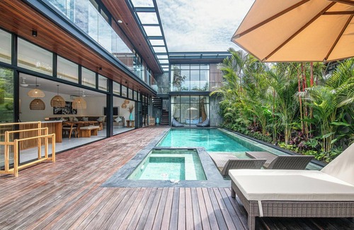 Batubelig Villa | Elegant 6BR Canggu Villa – Steps from the Ocean