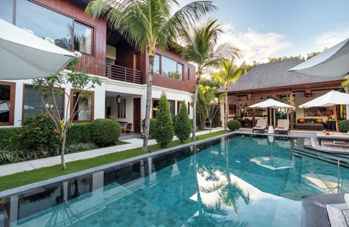 Drupadi Villa | Elegant, 6BR Private Pool Villa w/Bunk in Seminyak