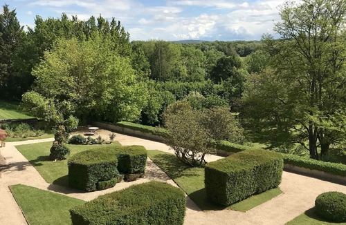 Hauterive House | Elegant 7-Bedroom Château in Burgundy Wine Country Near Chablis & Auxerre