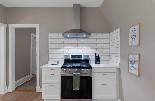 Lower East Side House | Elegant 7 br Home w Bonus Room