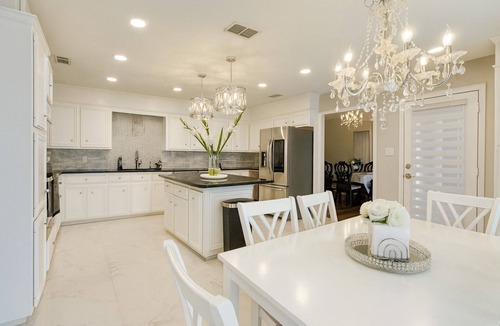 Lubbock House | Elegant Acre Estate 7 Bedrooms