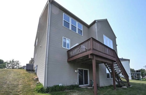 West Dundee House | Elegant and Charming 4-bedroom house with AC in West Dundee