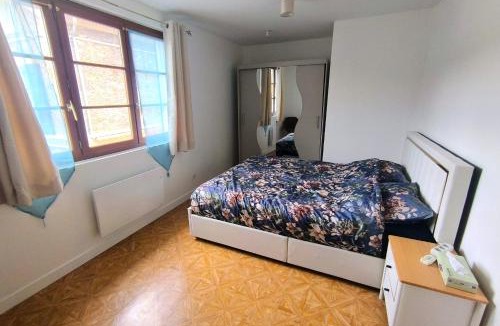 La Ferte-sous-Jouarre Bed & Breakfast | Elegant and cozy city center B&B