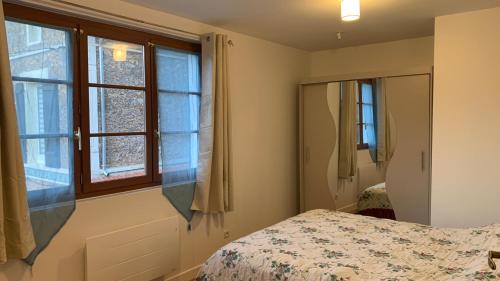 La Ferte-sous-Jouarre Bed & Breakfast | Elegant and cozy city center B&B