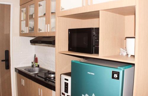 Jakarta Apartment | Elegant and Strategic Loft Studio Apple 1 Condovilla Apartment By Travelio